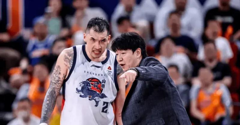 亚历山大遭淘汰后提前开启休赛期训练